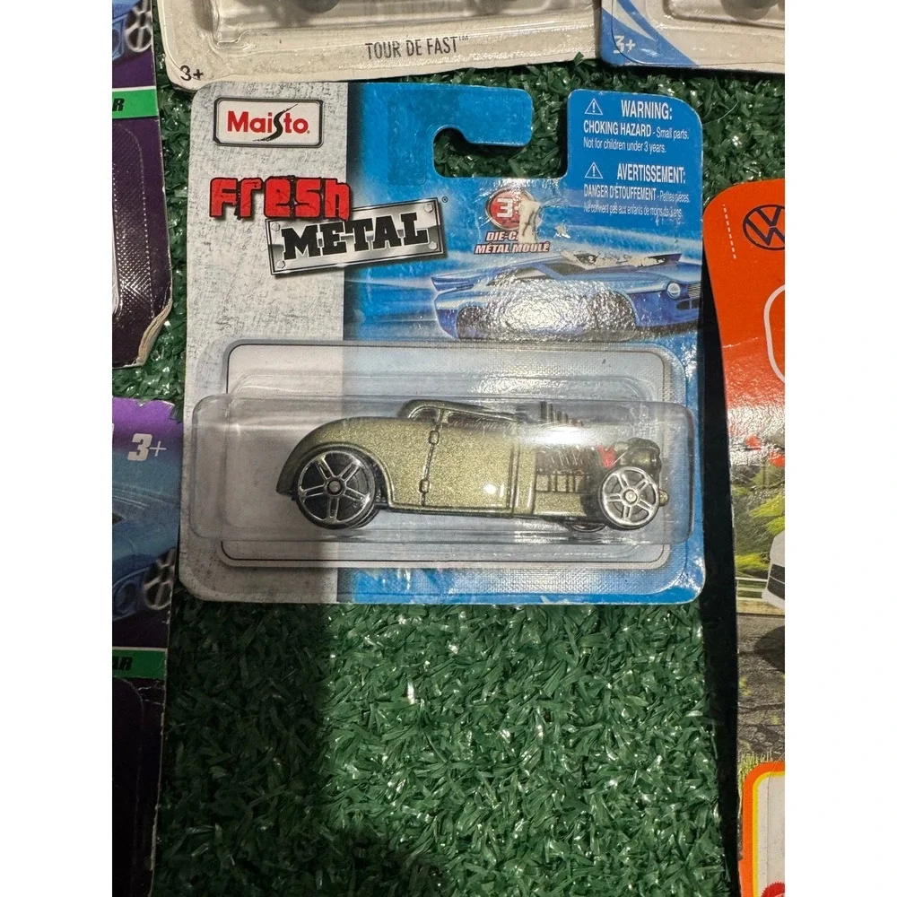 Hot Wheels Matchbox Maisto Diecast Car Lot 8pc VW Beetle Milk Truck Fantasy Cars